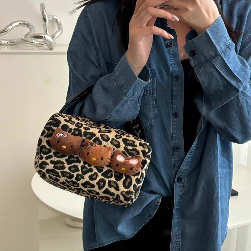 Leopard Print Hello Kitty Plush Handbag Cute Retro Cartoon Anime Fashion Commuter Tote Bag Portable view 4