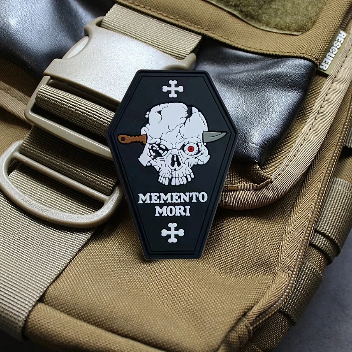 MEMENTO MORI Skull Morale Badge Cross Military Patch Tactical Army Sticker Printing Hook and Loop Patches for Backpack