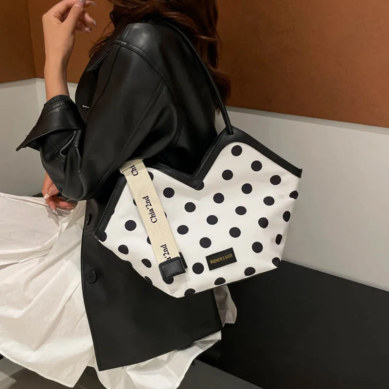 

2025 Sweet Girly Commuter Tote — женская милая сумка с вишневым принтом, модная сумка подмышками/плечо для ежедневного использования