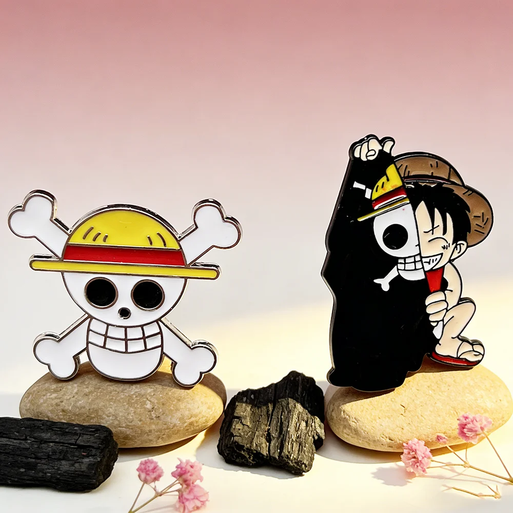 Conjunto de 2 Broches de Lapela Esmaltados One Piece Luffy Anime para Mochila, Acessório de Joalheria Masculino e Feminino, Emblemas de Anime Estilosos