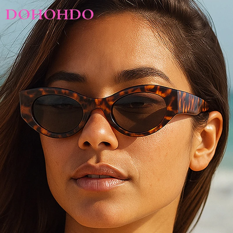 

Vintage Small Frame Cat Eye's Women Sunglasses Trendy Luxury Designer Men Shades Travel Driving Ladies Sunglasses Lentes UV400