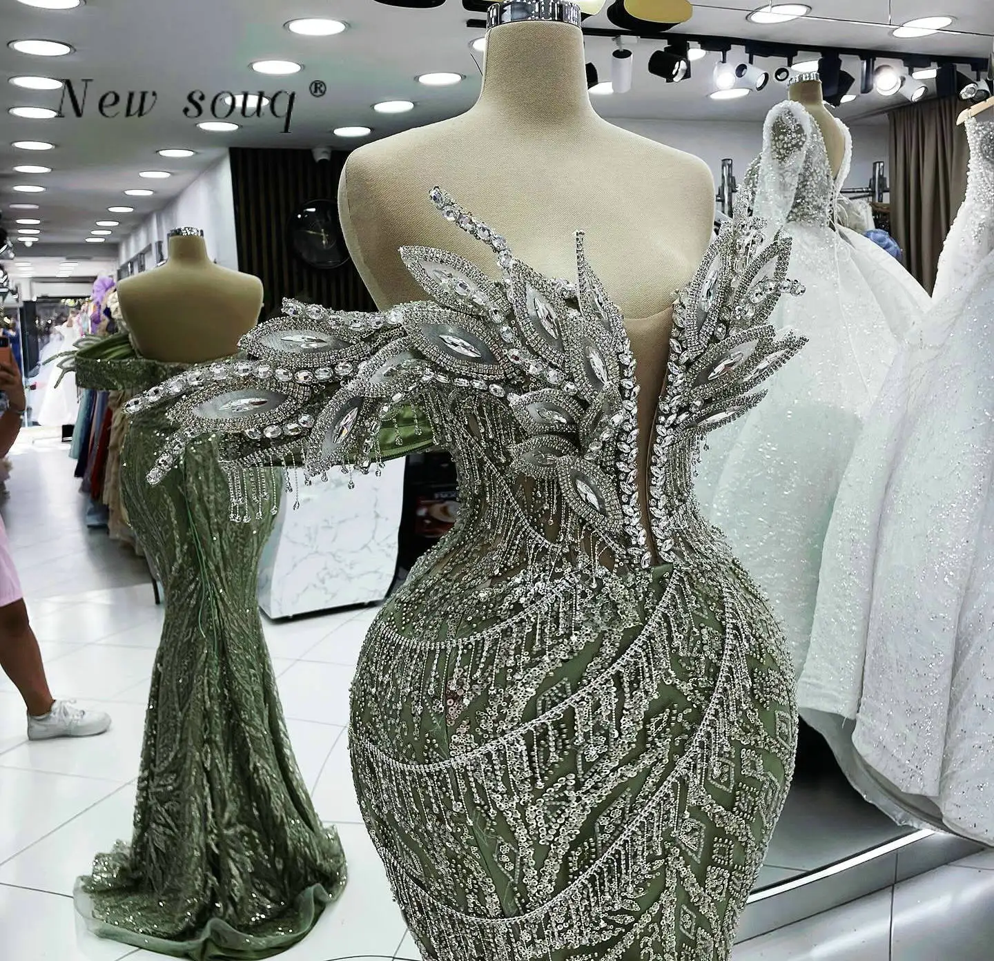 Sparkling Olive Green One Off Shoulder Long Evening Dresses Crystals 3D Leaf Designs Mermaid Prom Wedding Party Gowns with Slit