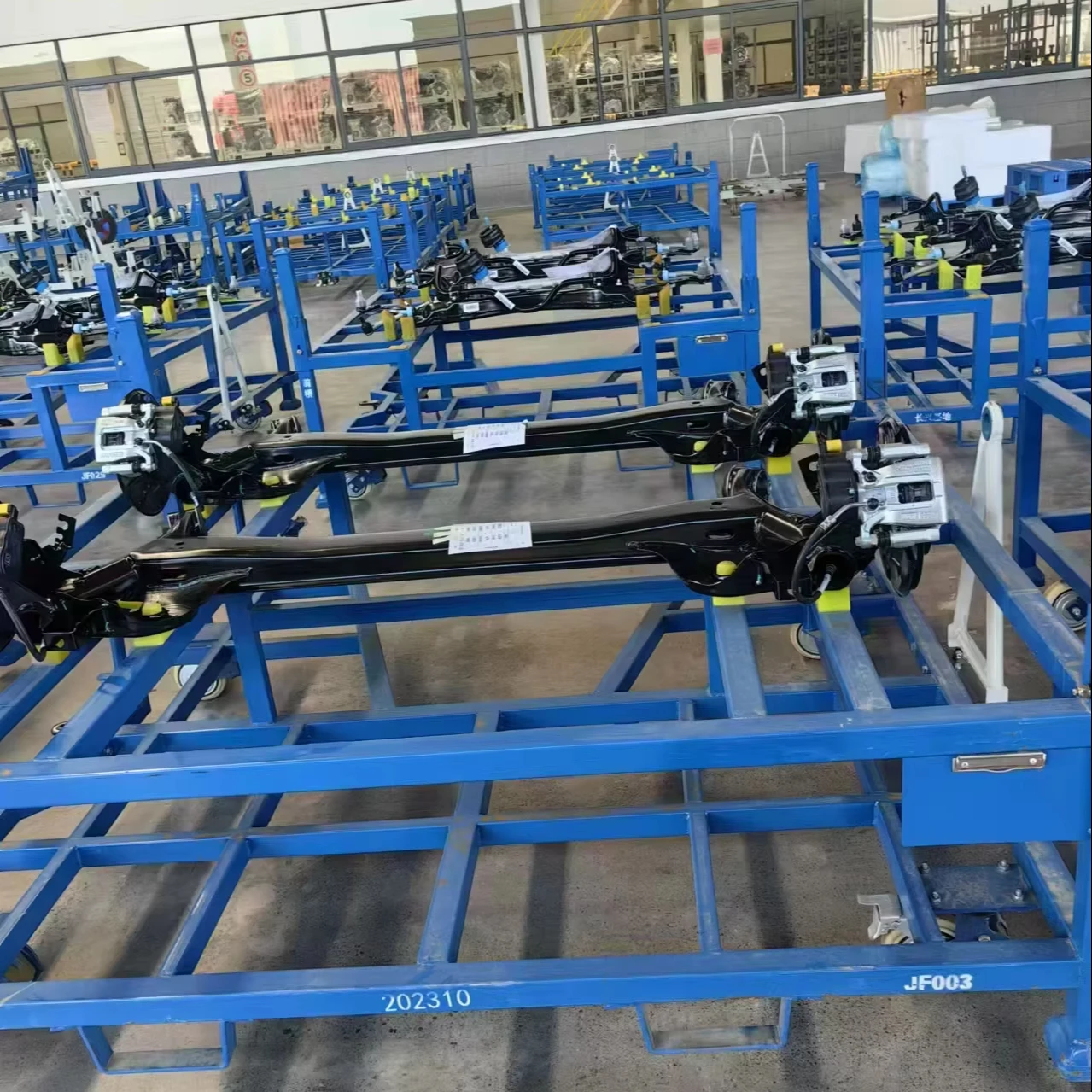 

Heavy Multi-Layer Storage Rack for Automotive Components Adjustable Shelf with Transport Function Use in Factory