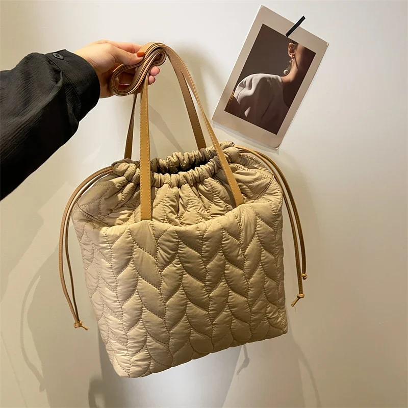 

Winter Large Capacity Quilted Tote Bag Design Embroidered Thread Cotton-padded Shoulder Bag Female Casual Drawstring Handbag
