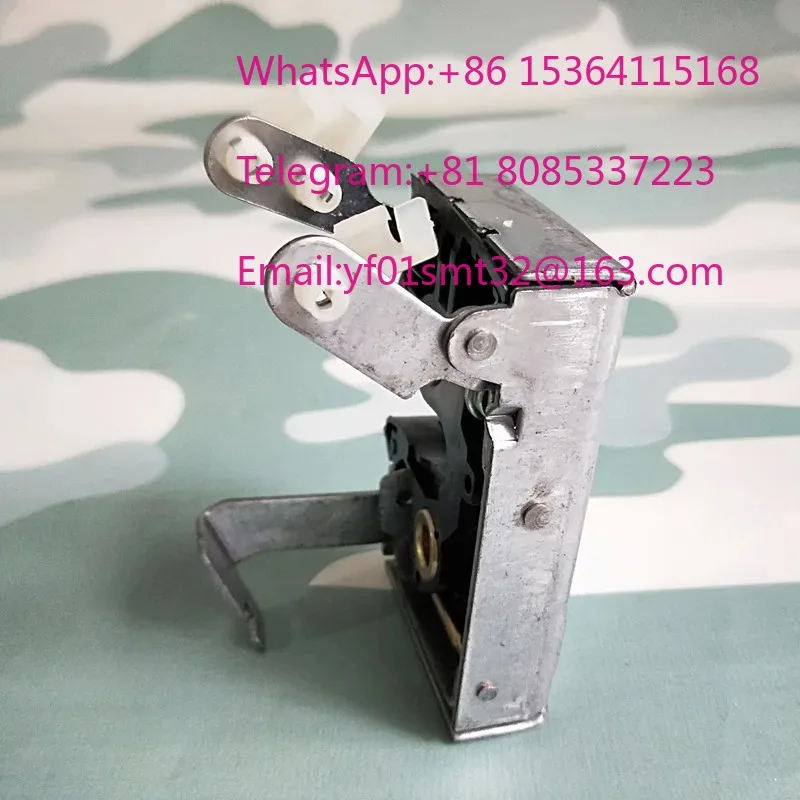 EQ153 Cab Door Lock Latch Block Assembly Replacement Door Lock Spare Parts Fit EQ153 Heavy Truck Construction Machinery Vehicle