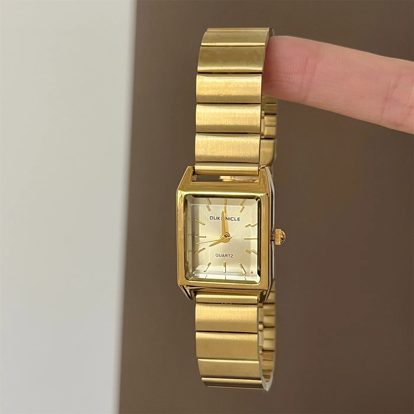 Minimalist Square Bamboo-Patterned Strap Women'S Watch, Elegant And Versatile Design, Perfect For Casual Wear, Quartz Movement.