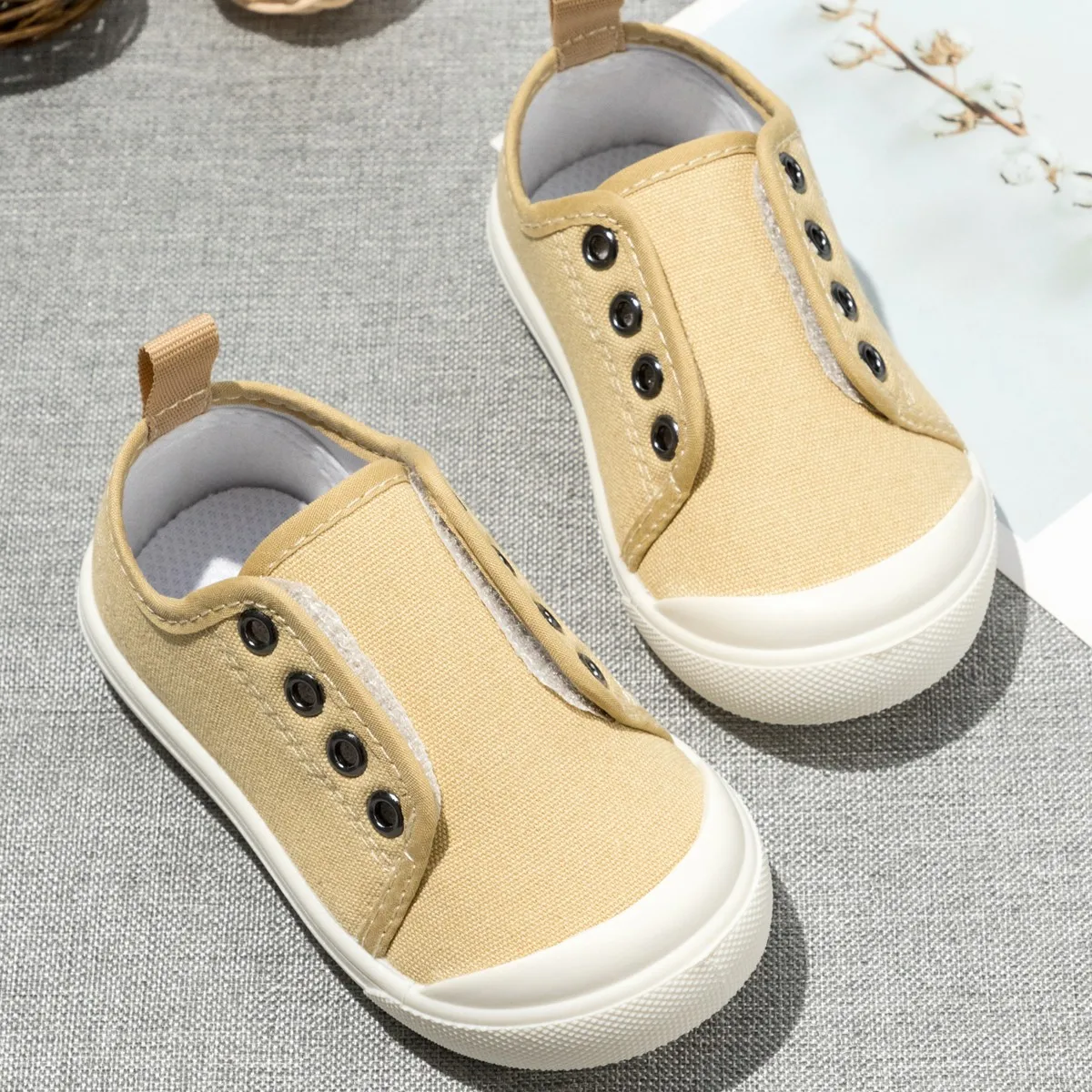 

Детская парусиновая обувь, дышащая детская повседневная обувь без шнуровки, тканевая обувь на мягкой подошве для мальчиков, модные нескользящие школьные кроссовки для девочек