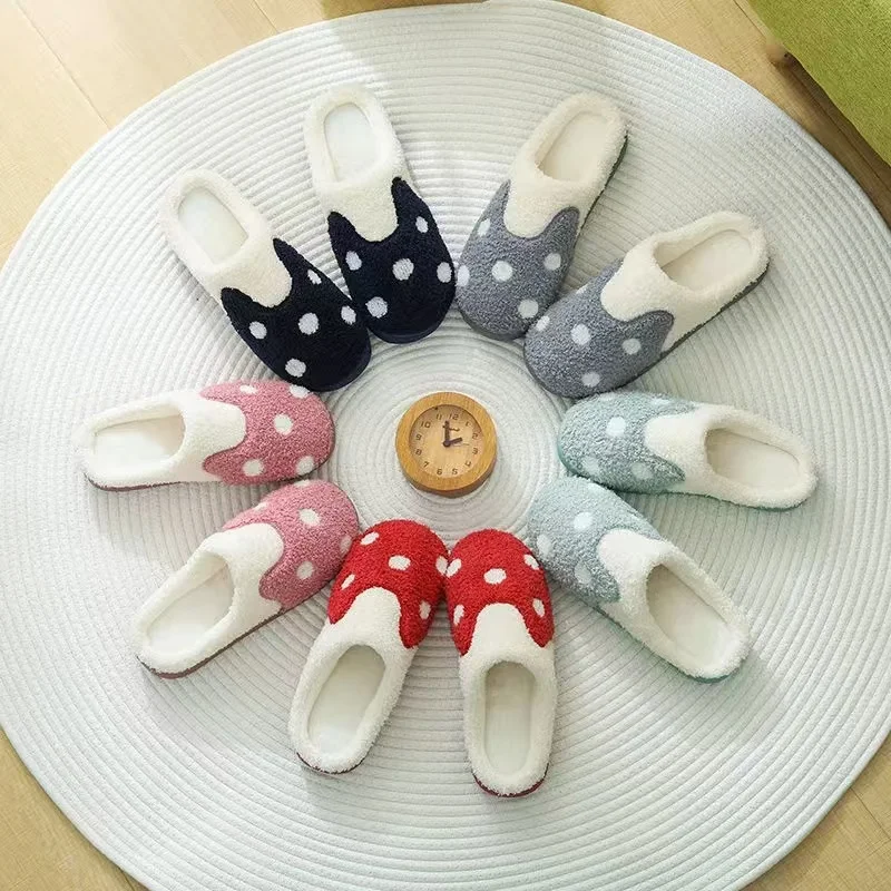 2024 new Plush warm Home flat slippers Lightweight soft comfortable winter slippers Women's cotton shoes Indoor plush slippers