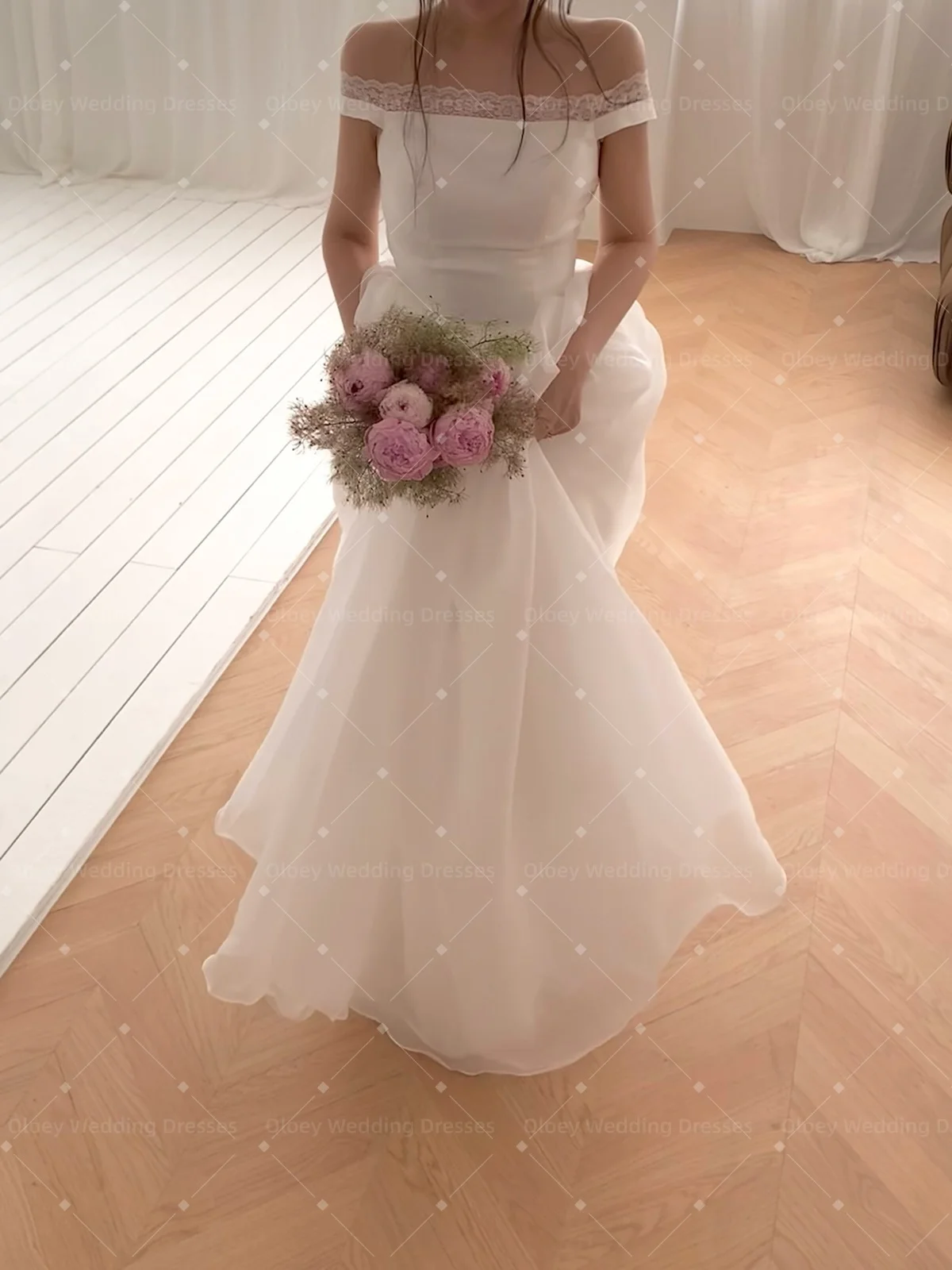 OLOEY 2027 Customized White Off-The-Shoulder Wedding Dress Lace Trim Top Organza Floor-Length Simple Bridal Evening Gown