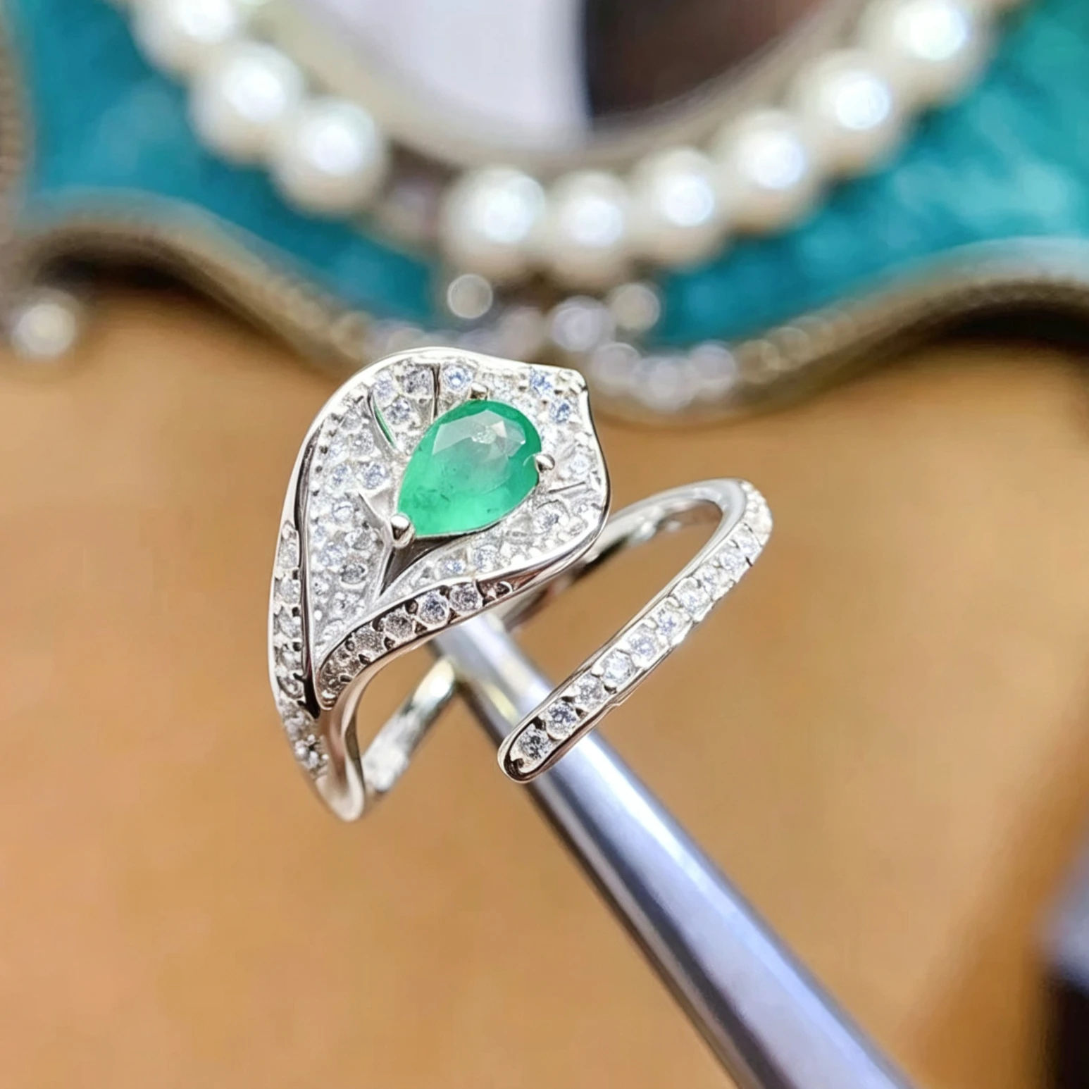 Attractive Emerald Silver Ring 4x6mm Natural Emerald Jewelry with Certificate 925 Silver Adjustable Ring with Gold Plating