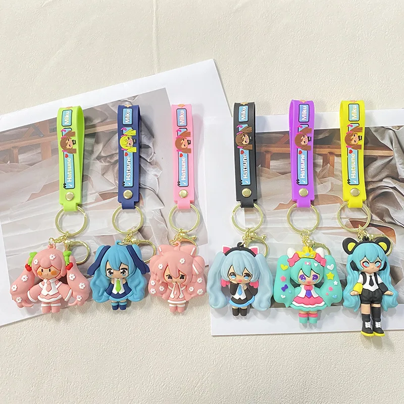 Los llaveros Hatsune Miku se transforman en colgantes, figuritas de dibujos animados, llaveros de coche, anillos y pequeños regalos para mochilas escolares de estudiantes