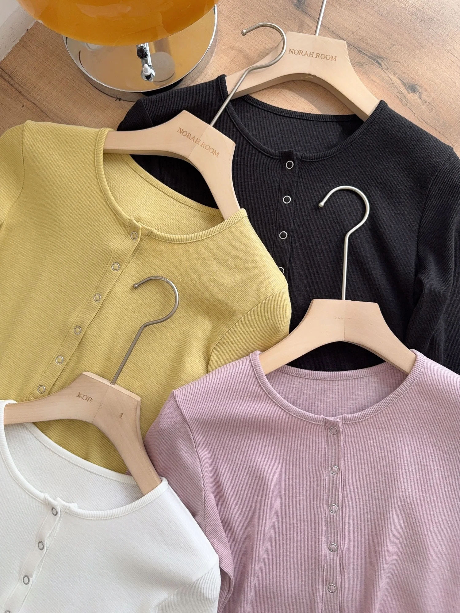 

Noxular, подлинная весна 2023, новая корейская основа Sle, воротник Генри, полосатый узор, универсальный многослойный топ, чистый цвет