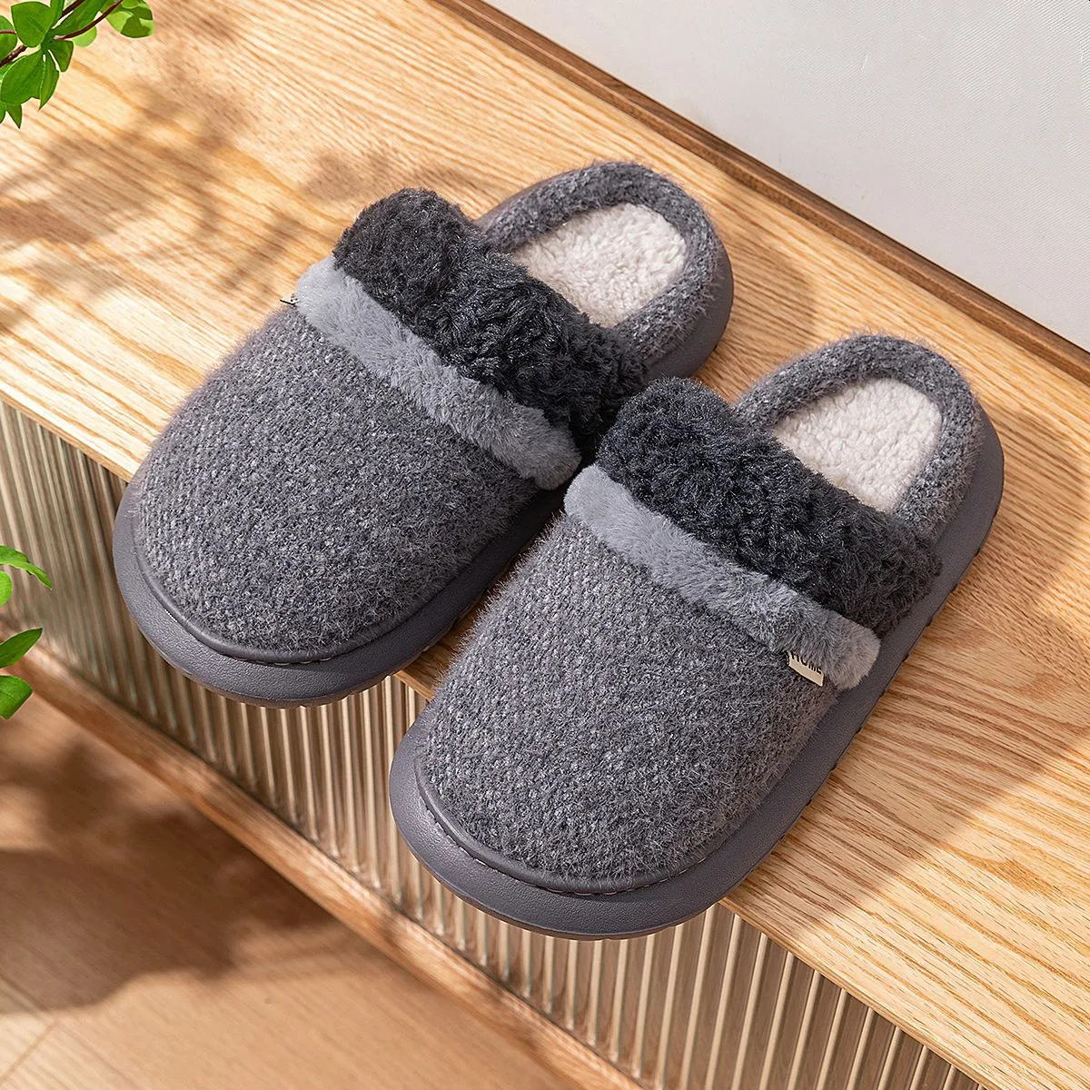 New Warm Winter Women Men Slippers Home Thick Plush Shoes Indoor Soft Platform Fashion Footwear Non Slip Bedroom Furry Slides