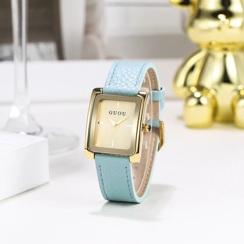 Nuevo reloj de lujo, rectangular, dorado, diseño simple pero sofisticado, correa de cuero, reloj de mujer informal y moderno.