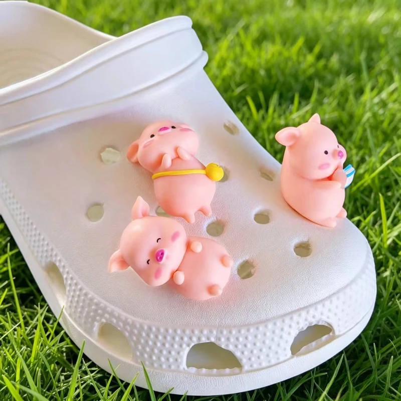 Whole Set Hot Sale DIY Hole Shoes Charm for 6 Cute Little Pigs Handmade Charms Designer Quality Garden Shoe Decoration Girl Gift