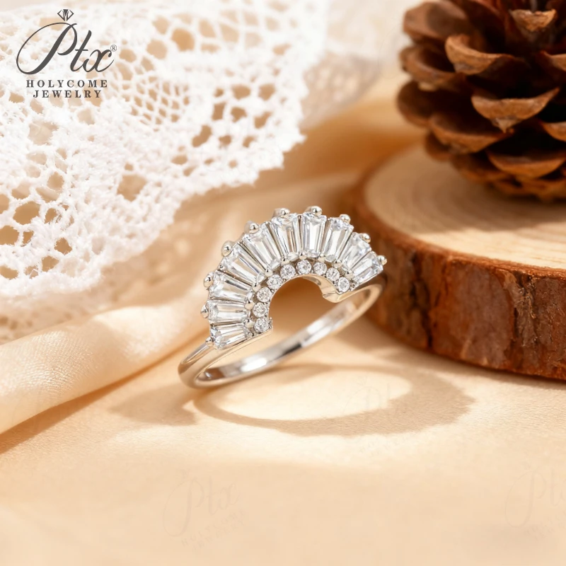 

Кольцо в форме веера с муассанитом и сверкающей трапециевидной огранки. Современные модные украшения. Идеально подходят для рождественской пасхальной и повседневной одежды.