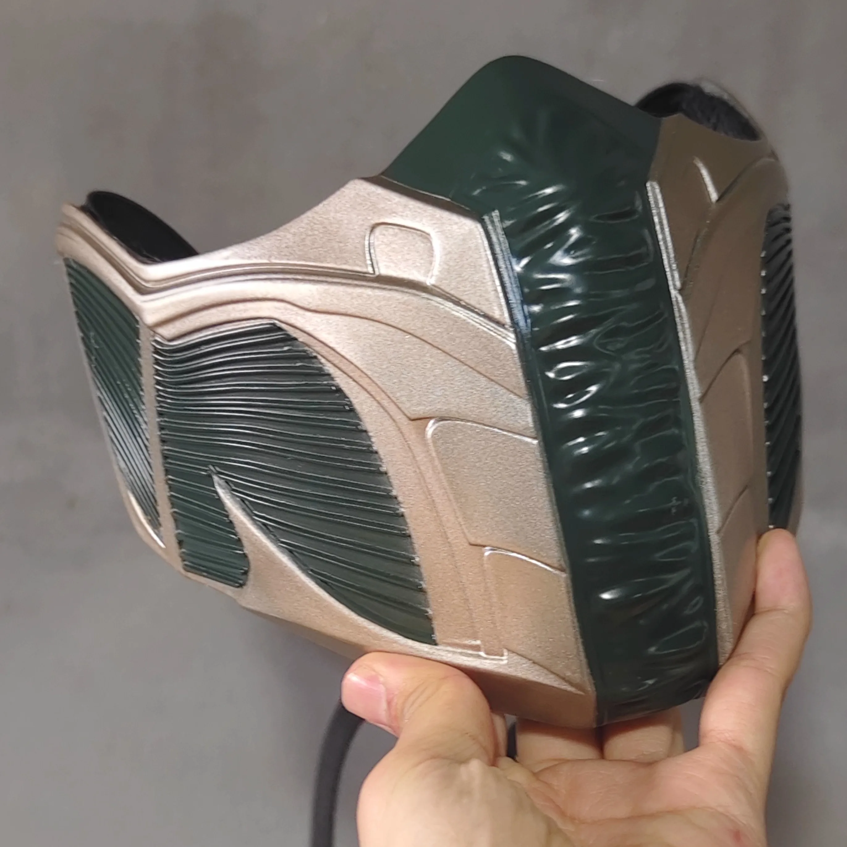 

Полумаска Mortal Kombat из нефрита и стекловолокна - прочный зеленый воин, реквизит для косплея для костюма на Хэллоуин, ролевый