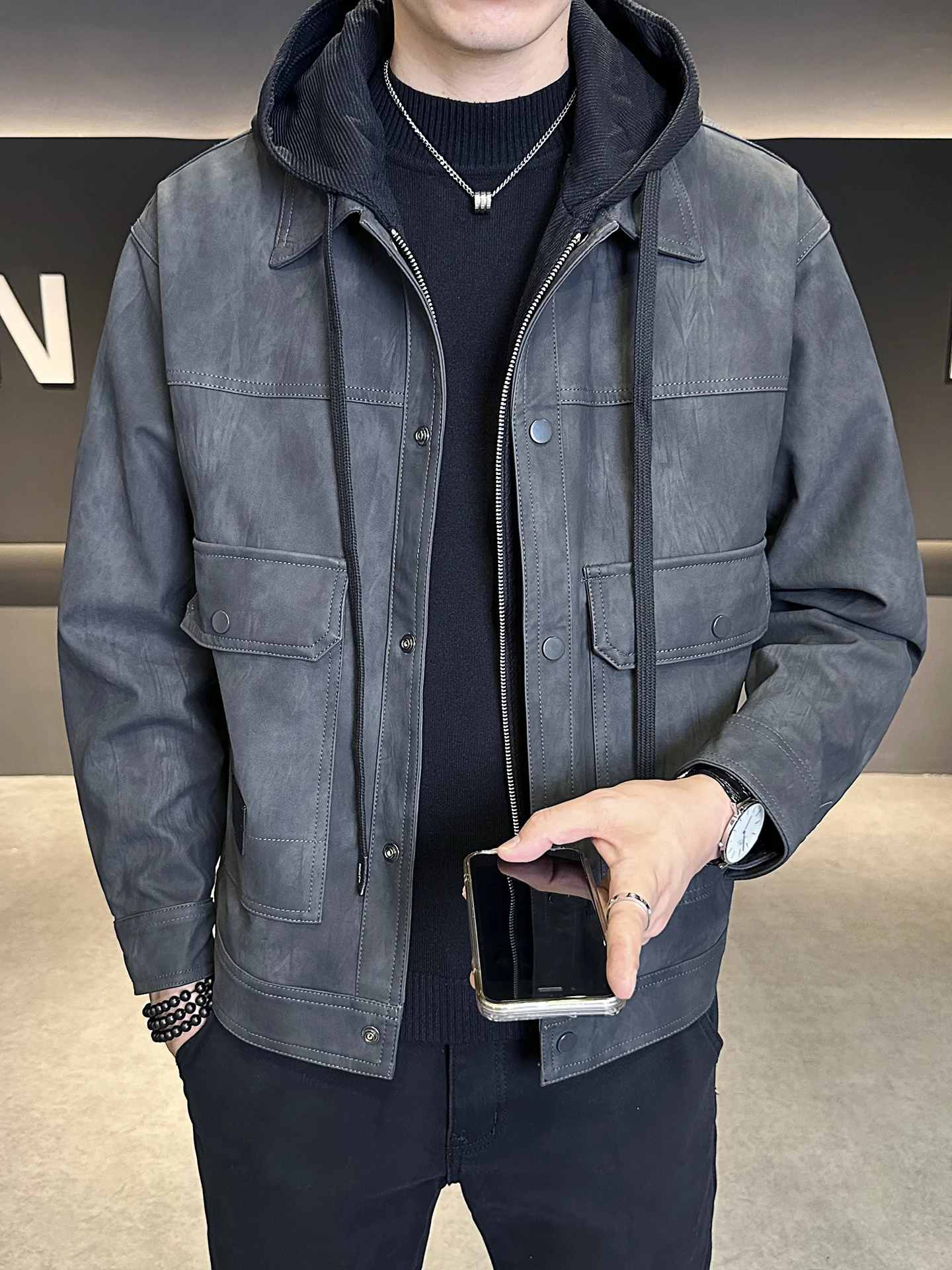 เสื้อโค้ทหนังผู้ชายแบบมีฮู้ด ถอดแยกชิ้นได้ ดีไซน์สองชิ้นในตัวเดียว สไตล์เทรนดี้ แฟชั่นลำลอง ฤดูใบไม้ผลิ ฤดูใบไม้ร่วง หนัง PU