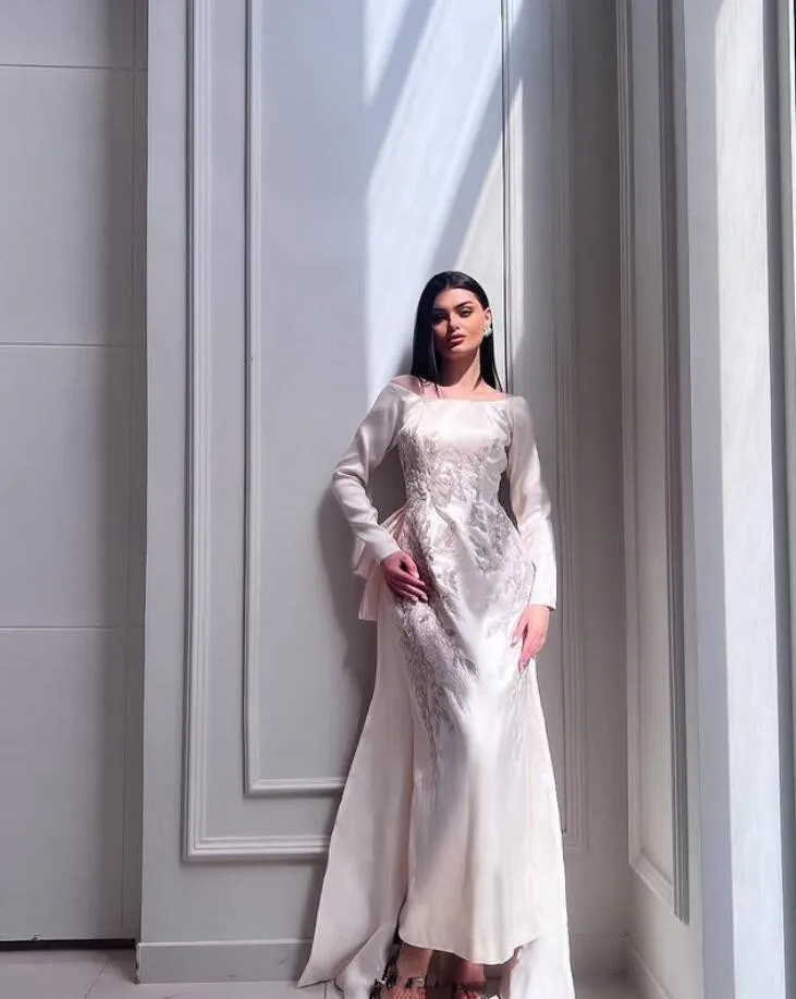 فساتين سهرة سعودية رسمية سباركلي بطول الكاحل وأكمام طويلة، تنورة مزينة بريق، فساتين حفلات عربية مخصصة