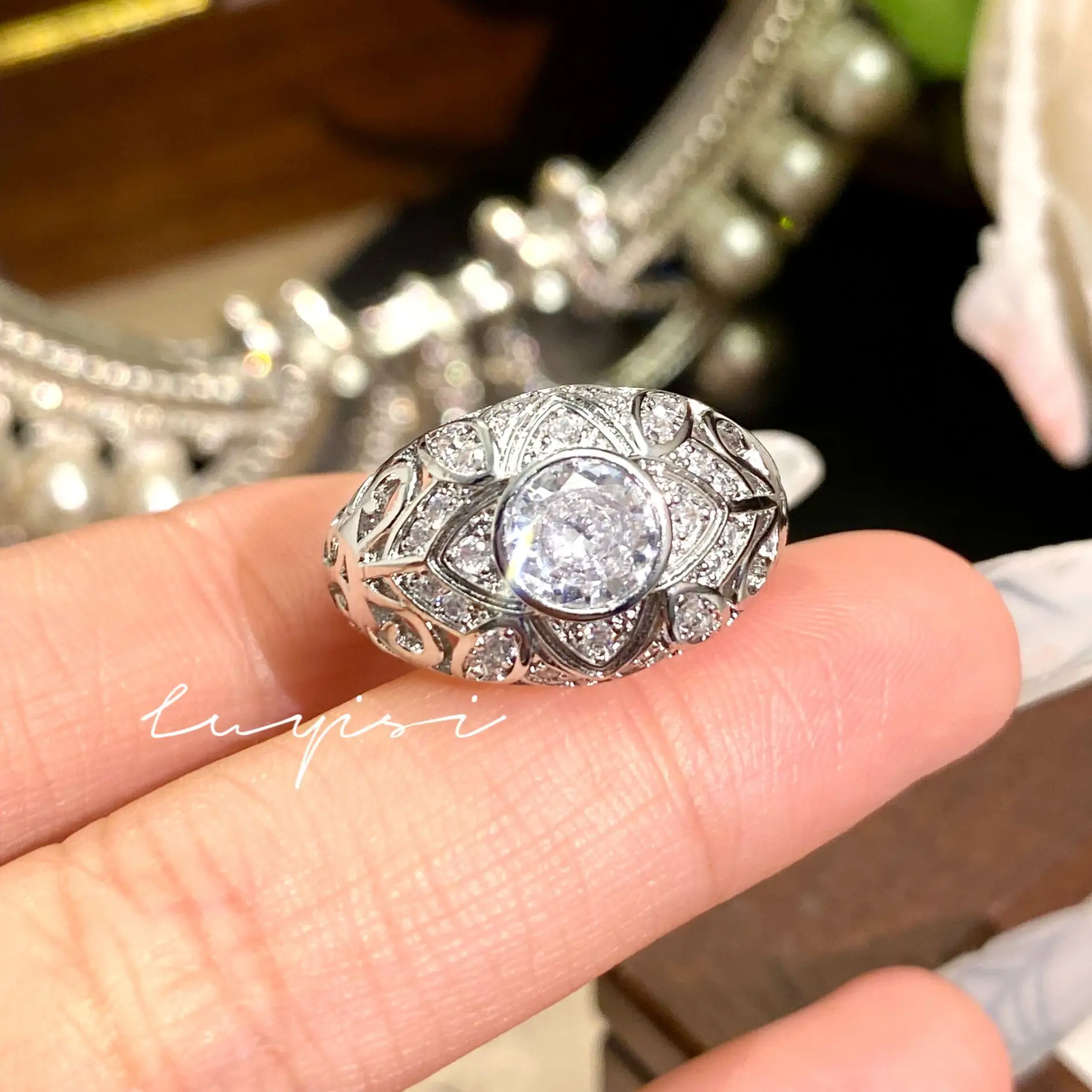 Anillo de diamante antiguo europeo de estilo medieval Artdeco versátil de moda de lujo ligero, anillo de estrella retro