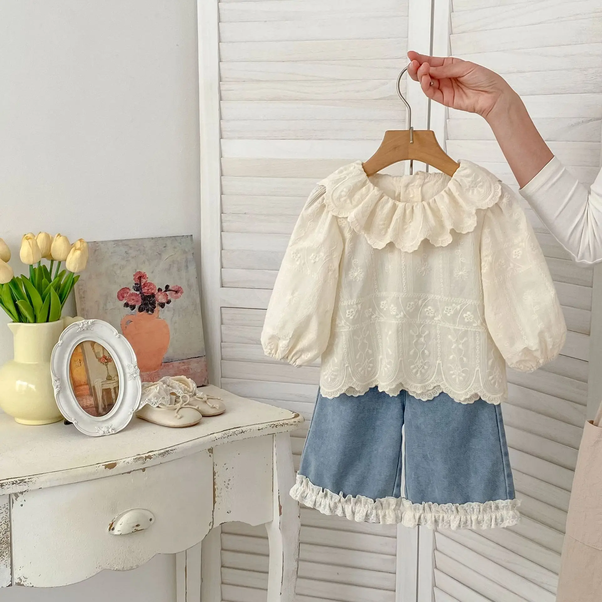 

2026 Spring New Girls Long Sleeve Shirts Solid Baby Girl Cute Lace Collar Blouse Cotton Children Loose Tops Toddler Clothes
