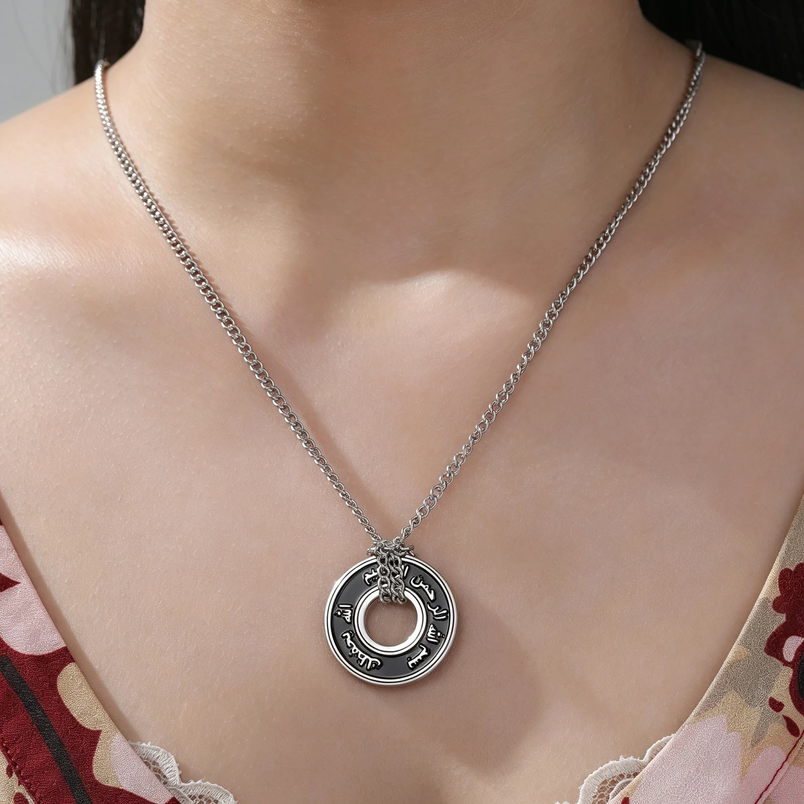 Islamic Arabic Pendant Necklace Allah Bless You Hollow Round Medal Necklace Stainless Steel Religious Amulet Jewelry Gift