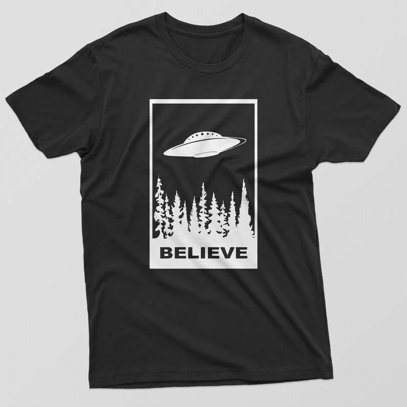 

Believe UFOs Men UAP Aliens Flying Saucers Fun Science Fiction Space Leisure Street Aesthetics Round Neck Short-sleeved T-shirt