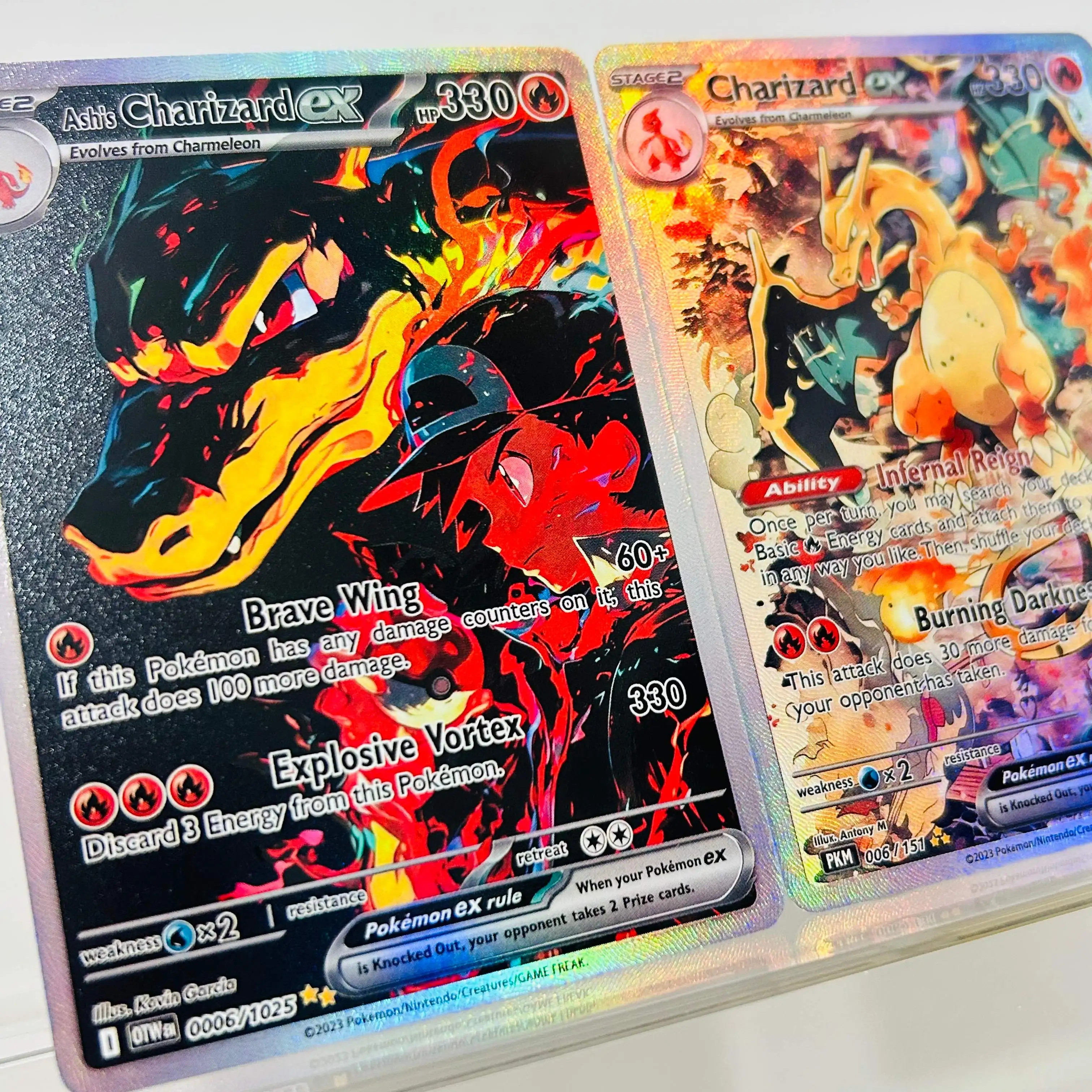 Ash's Charizard ex 0006/1025 Englische DIY Holografische Folien-Texturkarte, Perfekter Zustand Premium Anime Sammelkarte – Detail 1
