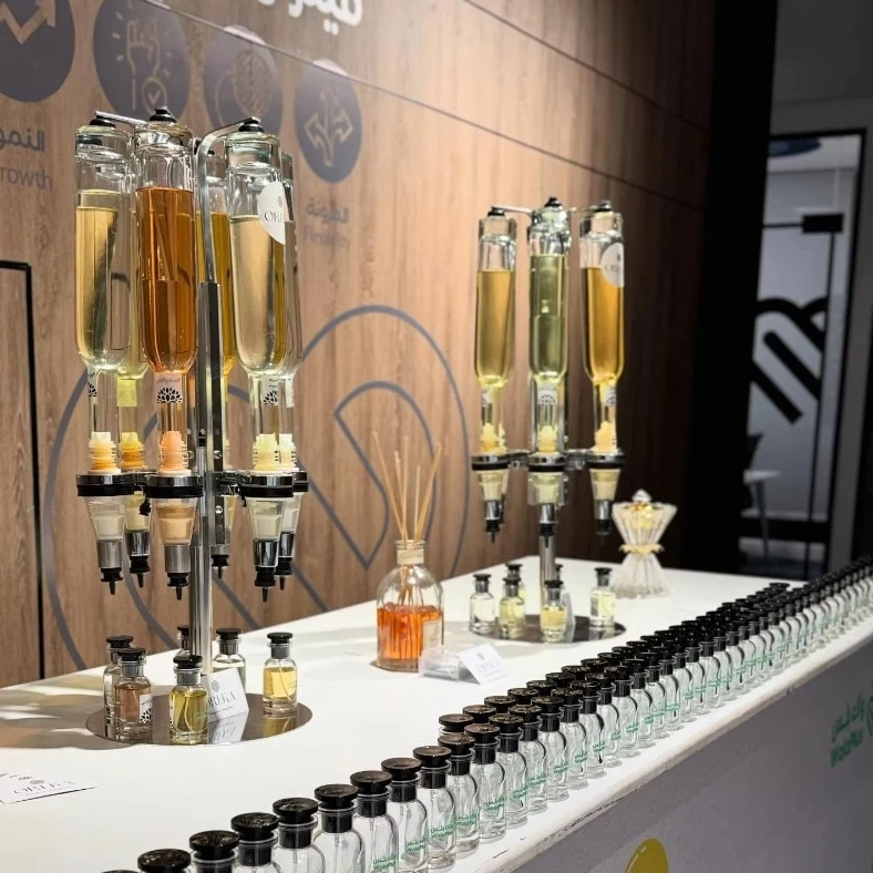 Rotary Design 6‑Bottle Perfume Bar Filling Dispenser Stand 375ml/500ml/750ml 6‑Head Fragrance Equipment