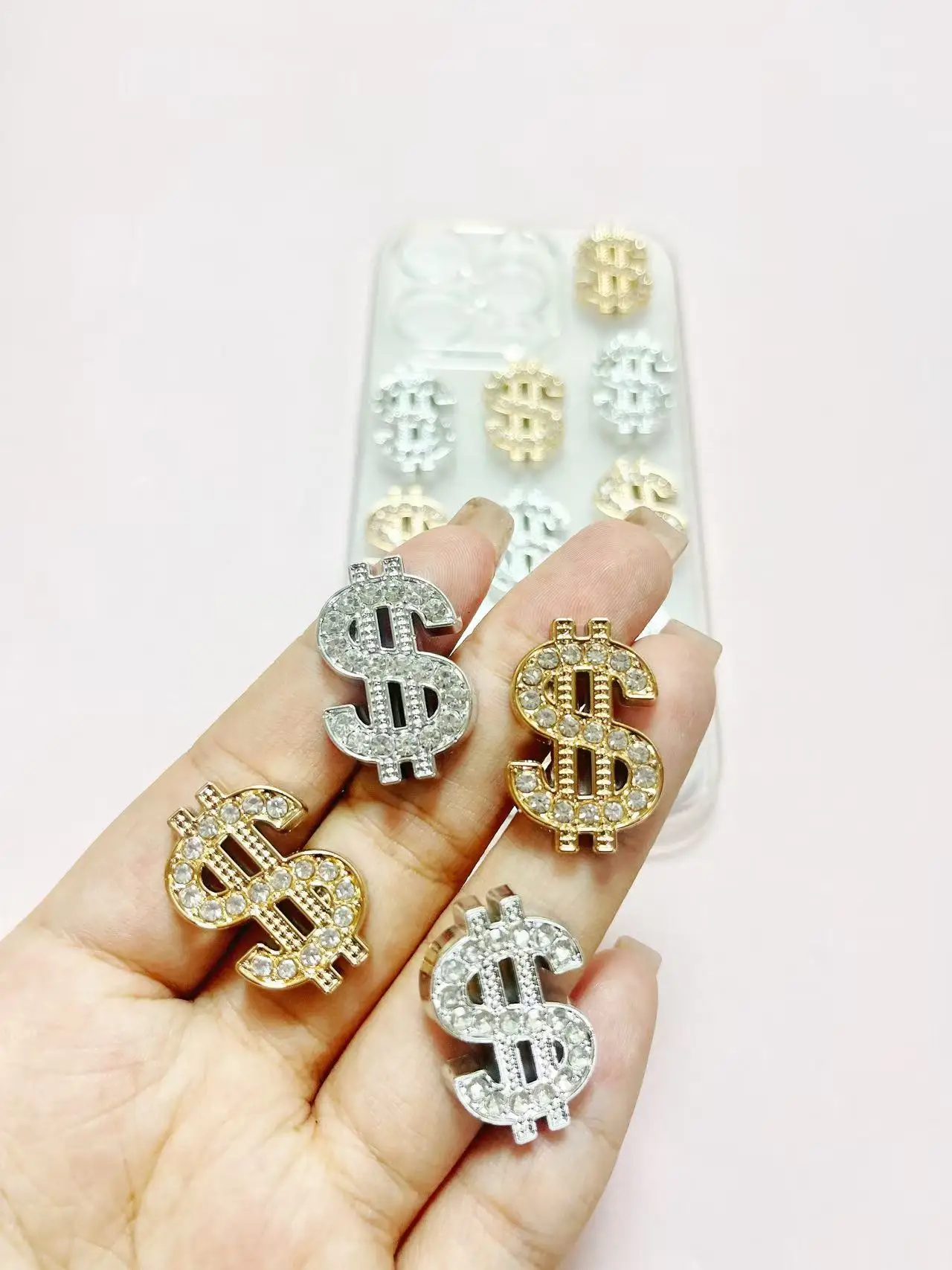 

10Pcs Golden Silvery Retro Series Bow Star Smile Queen Flat Back Junk Phone Case Resin Decoration Charms ﻿