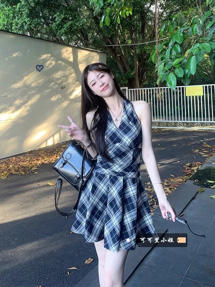 

Черно-белый клетчатый комплект: женский весенний новый ретро-костюм с V-образным вырезом, приталенным топом и короткой юбкой, модный женский наряд