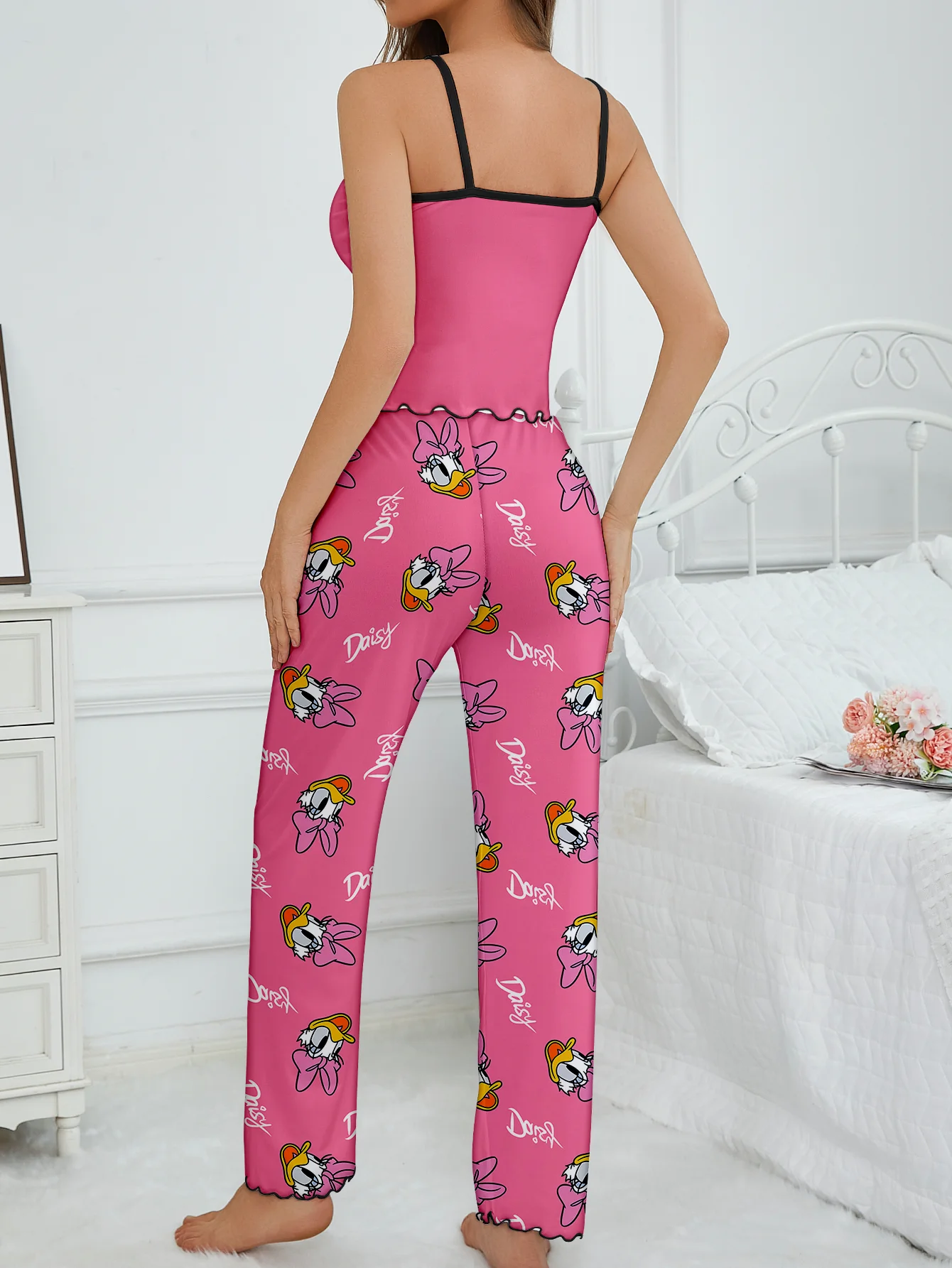 Women's 2-piece Disney Daisy Cute Cartoon Pattern Strap Top and Curled Pants Sleepwear Home Clothes view 2