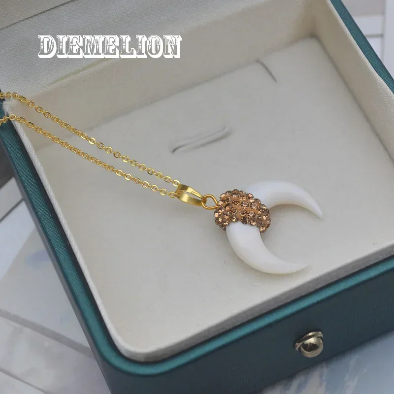 Ciondolo a forma di luna crescente con conchiglia bianca naturale per le donne collana con clavicola con ciondolo a forma di luna Vintage con strass