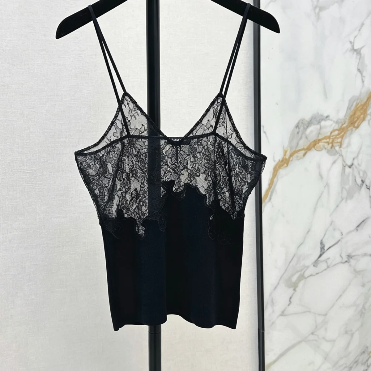 2026Women V Neck Lace Cami Tank Top Double Thin Spaghetti Straps Spliced Floral Lace Sleeveless Slim Basic Camisole lyt2671410