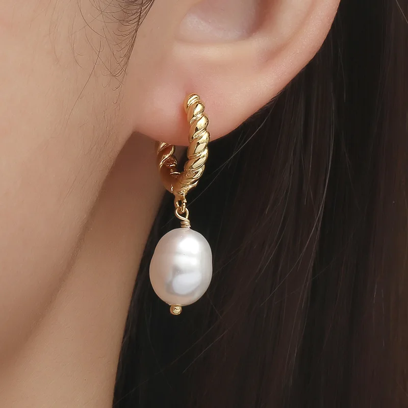

Women'S Vintage Baroque Pearl Earrings Luxury Dangling Earrings Elegant Jewelry Perfect For Wedding Party Birthday Gifts