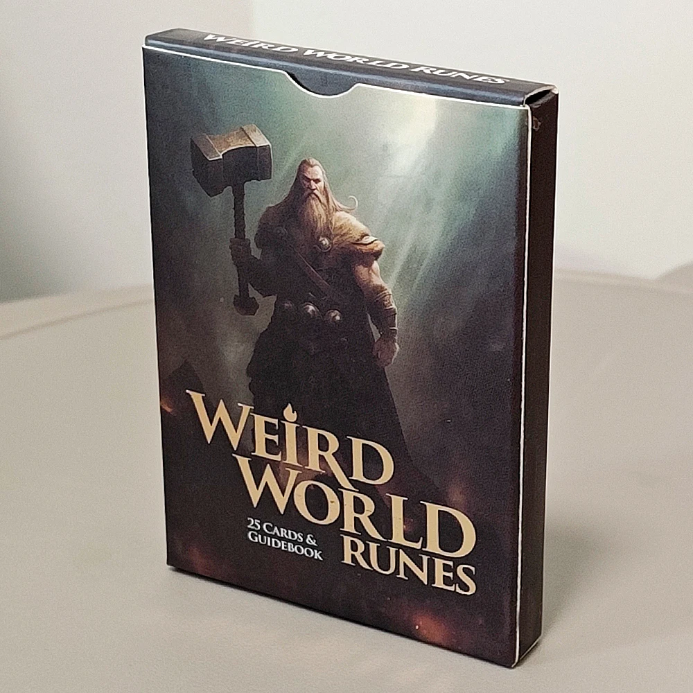 Jeu de cartes de runes du monde étrange imprimé sur du carton gaufré double face 350 g/m² - 25 cartes d'oracle du Futhark des aînés pour la divination