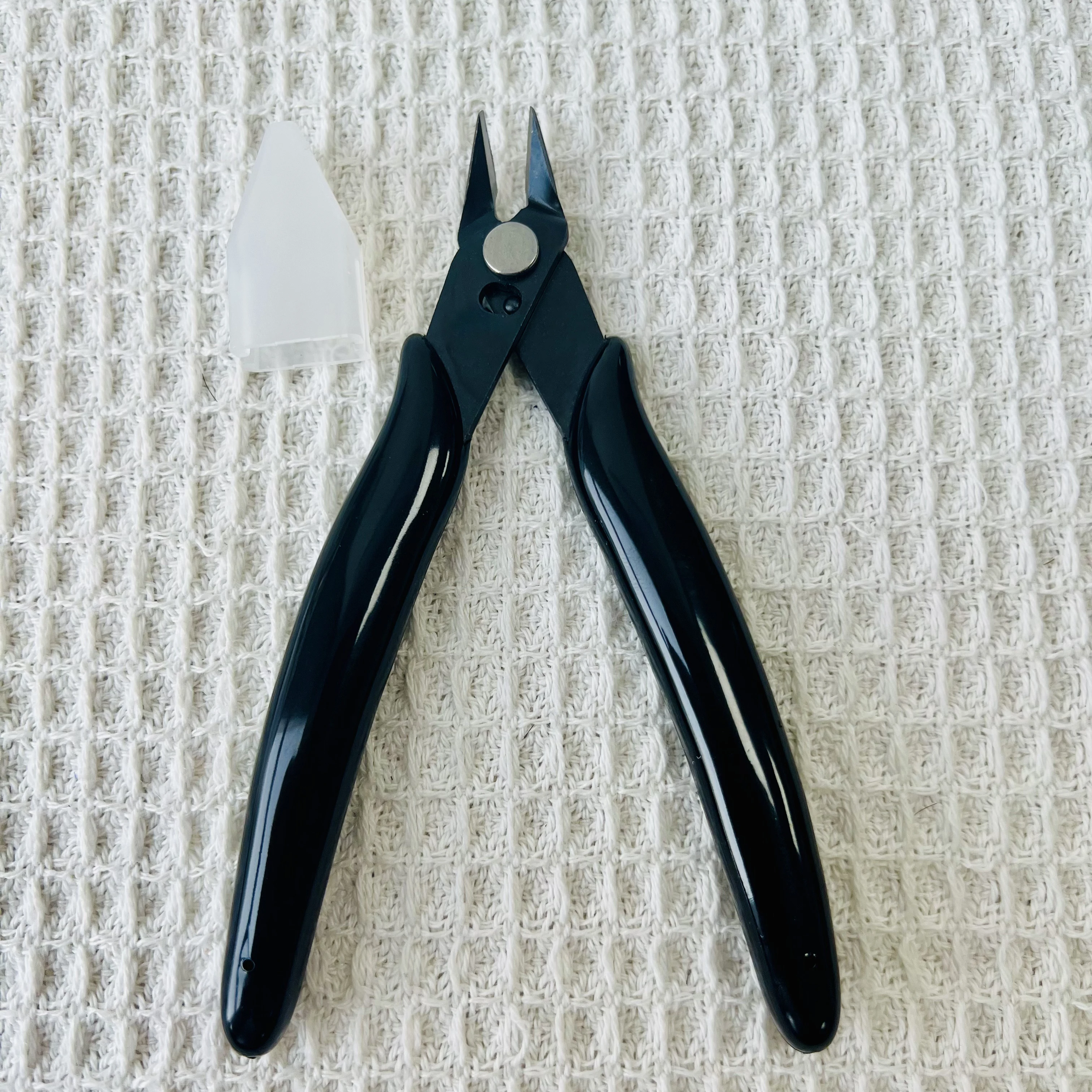 

1 pcs Hair Extension Tool Keratin Bond Cutting Pliers Hair Extension Pliers Cutter Keratin Pre- bonded Extensions Beauty Salon