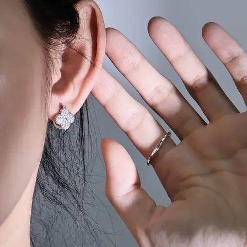 S925 스털링 실버 지르코니아 스터드 귀걸이, 반짝이는 네잎 클로버 귀걸이, 데일리 18K 금도금 스터드 허기 귀걸이, 주얼리 선물