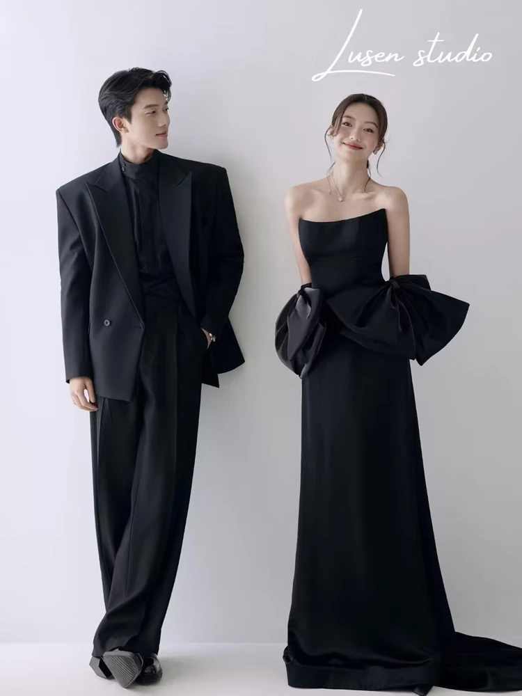 

Minimalist Black Off-Shoulder Hepburn Dress Couple Theme Photography Studio Korean Style Wedding Dress Sensation Photo Costume
