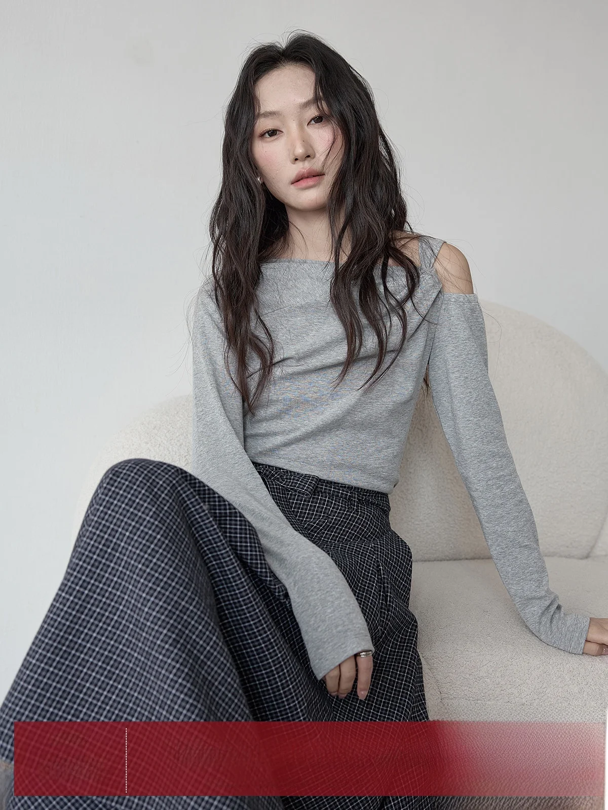 

Элегантная женская футболка с открытыми плечами и длинными рукавами, модный дизайн с узлом, приталенная, весна 2026, новинка, стиль для повседневной носки