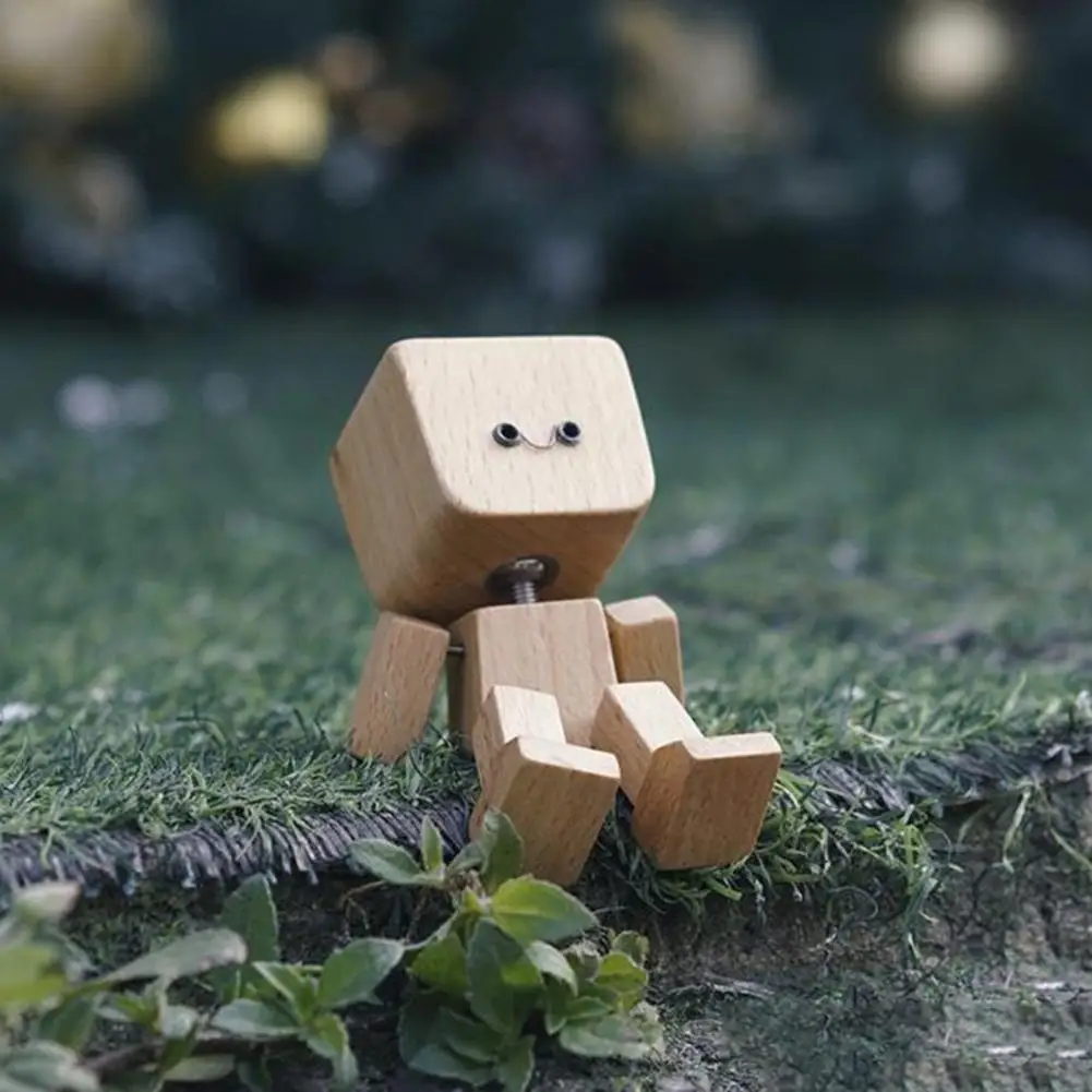 

Shaking Feet Wooden Doll 1/2 Sets Shaking Wooden Man Figurine with 12 Magnetic Expressions Handmade