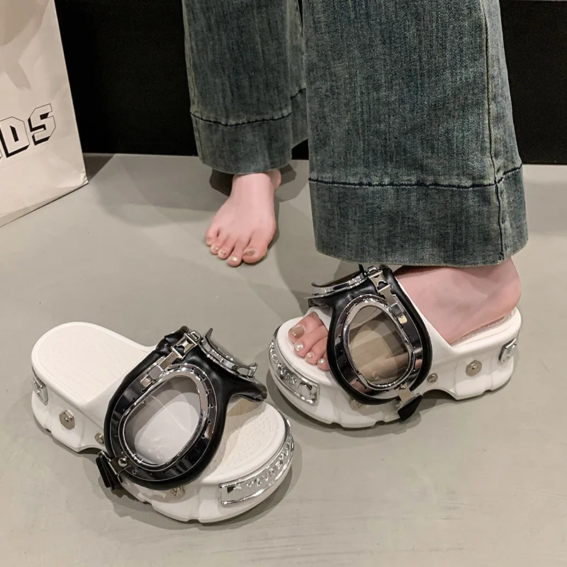 فاسق نمط 2025 منصة الشرائح النساء رصع النعال لينة الراحة وحيد عدم الانزلاق في الهواء الطلق داخلي منفعل رفع الصنادل