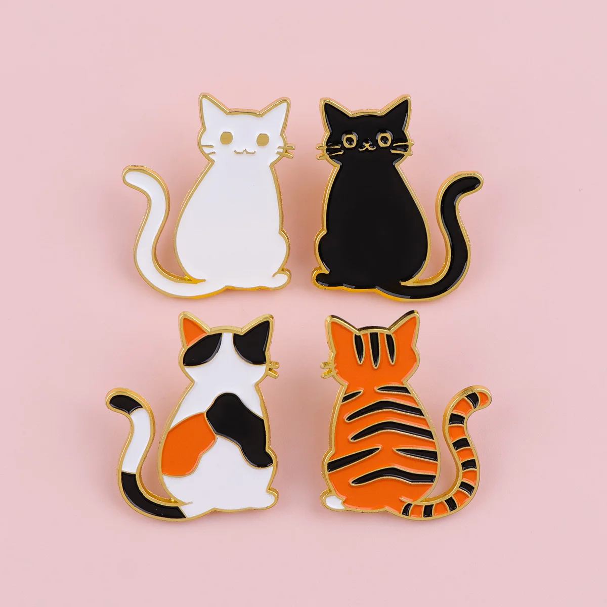 黒猫タロットカードエナメルブローチバッジ動物ラペルピン衣料用バックパックファッションジュエリーアクセサリーギフト