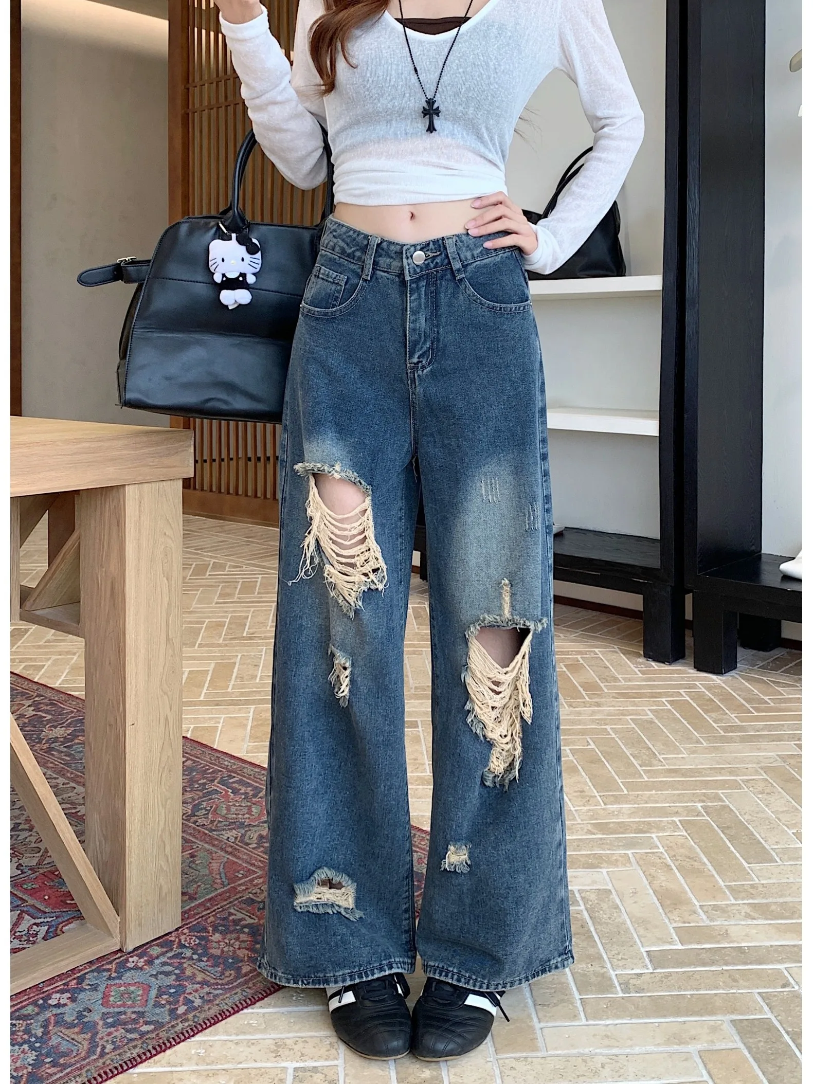 

Retro Washed Frayed Hem Wide Leg Denim Jeans Women's Spring 2026 New Loose Slim Casual Versatile Pants High Waist Zipper Closure
