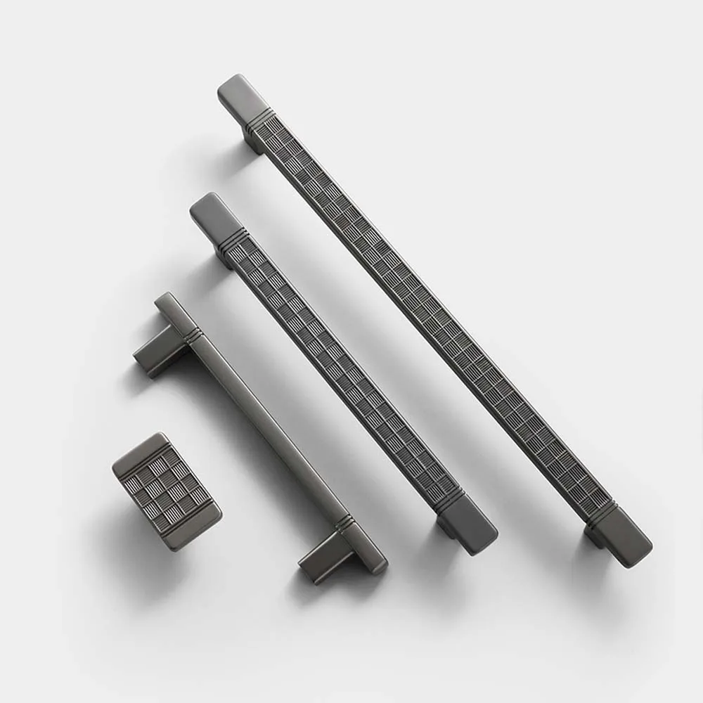 European-style Cabinet Door Handle High-end Light Luxury Wardrobe Handle Zinc Alloy Wine Cabinet Drawer Single-hole Handle Knobs
