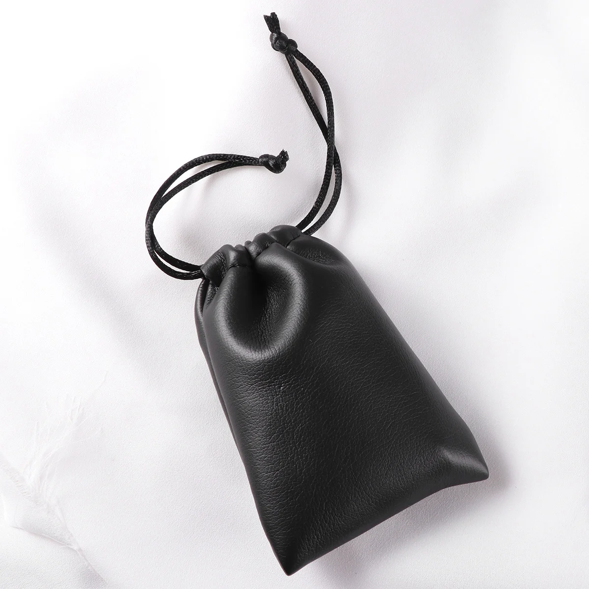 

Lavalier Clip On Microphone 3.5mm Mini Condenser Mic With Windscreen For Smartphone PC Audio Video Recording High Fidelity