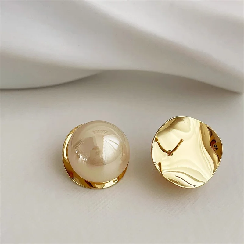 Metal Round Gold Color Pearl Earrings For Women Vintage Elegant Irregular Temperament Earrings Wedding Jewelry Brincos