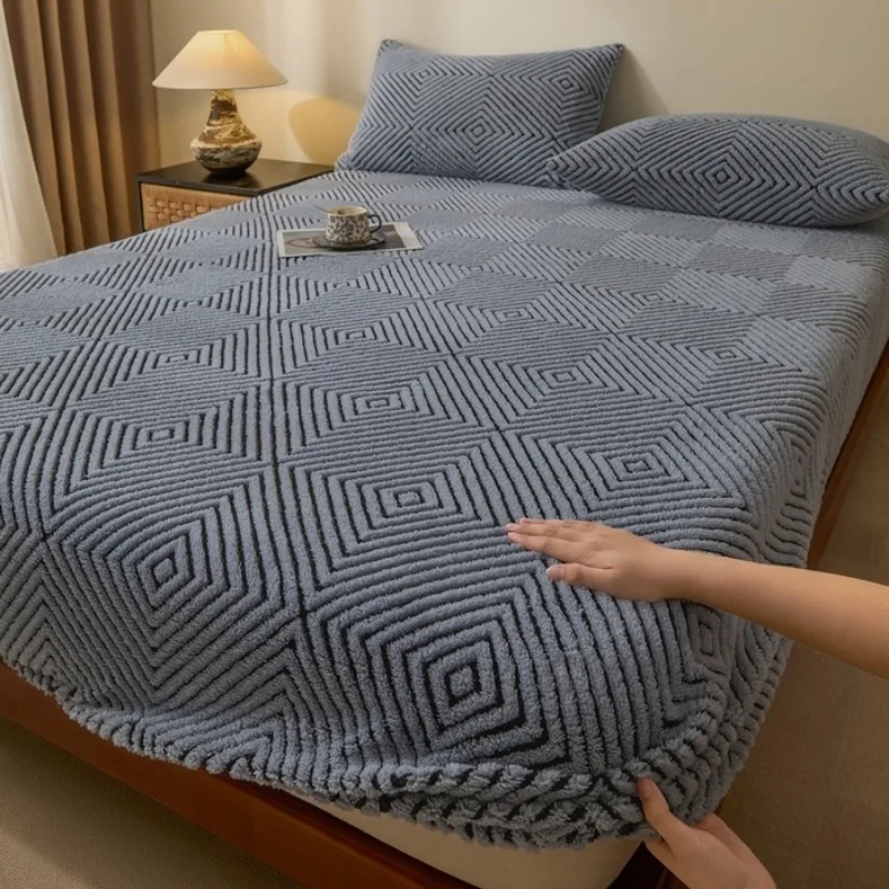 Weicher, warmer Matratzenbezug mit umlaufendem elastischem Band, Korallen-Fleece-Matratzenbezug, Bettwäsche, Doppelbett, Queen-Size-Matratzenschoner