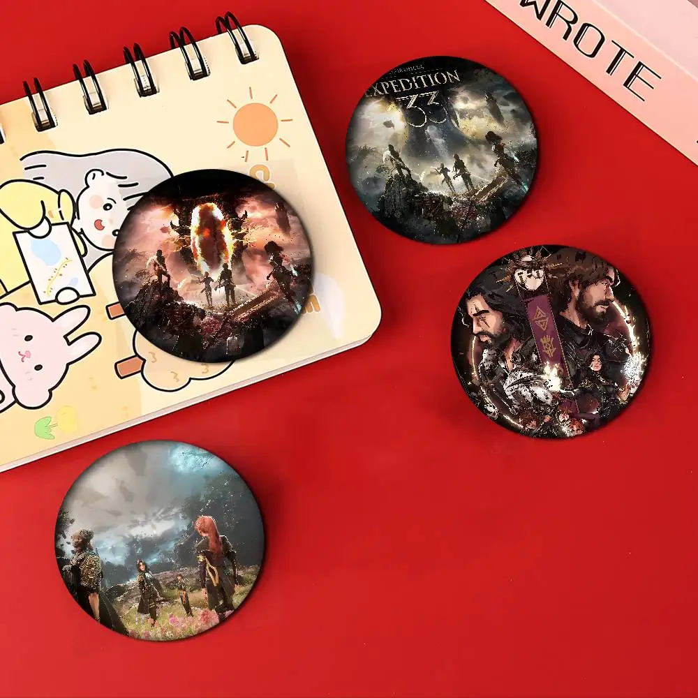 C-Clair O-Obscur E-Expedition 33 شارات الإبداعية صفيح لينة زر دبابيس الحيوان أيقونة بروش التلبيب على ظهره شارة الملحقات #3