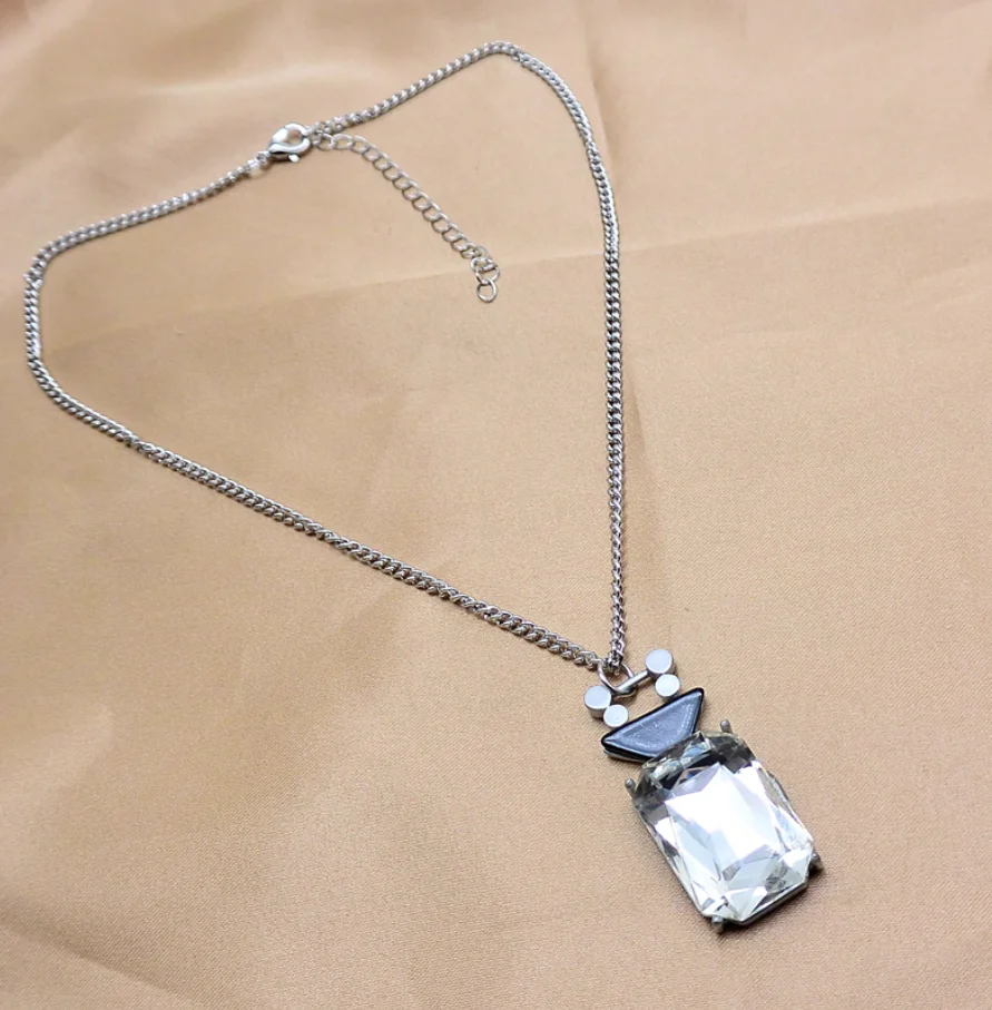 Gioielli europei e americani per l'esportazione, intarsio geometrico semplice, alla moda, versatile, collana in stile retrò da donna.